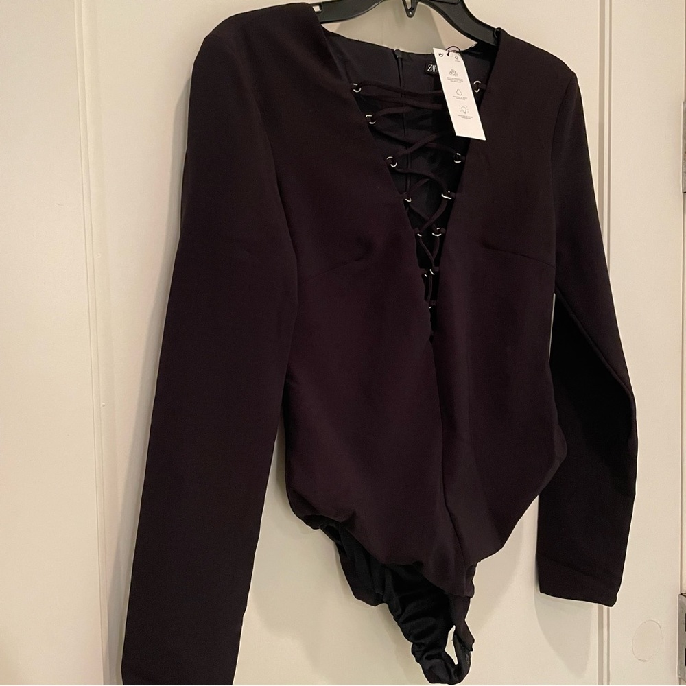 Zara deep V bodysuit w rings - Picture 4 of 4